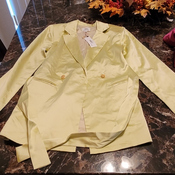 TenickaB x Amazon Drop Pale Green Blazer - Picture 6 of 10